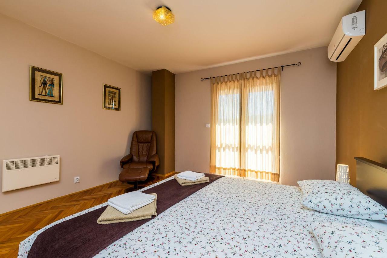 Villa Doli - Lovely Holiday Home With Private Pool Екстериор снимка