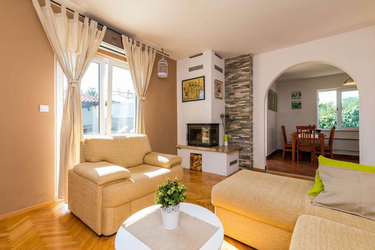 Villa Doli - Lovely Holiday Home With Private Pool Екстериор снимка